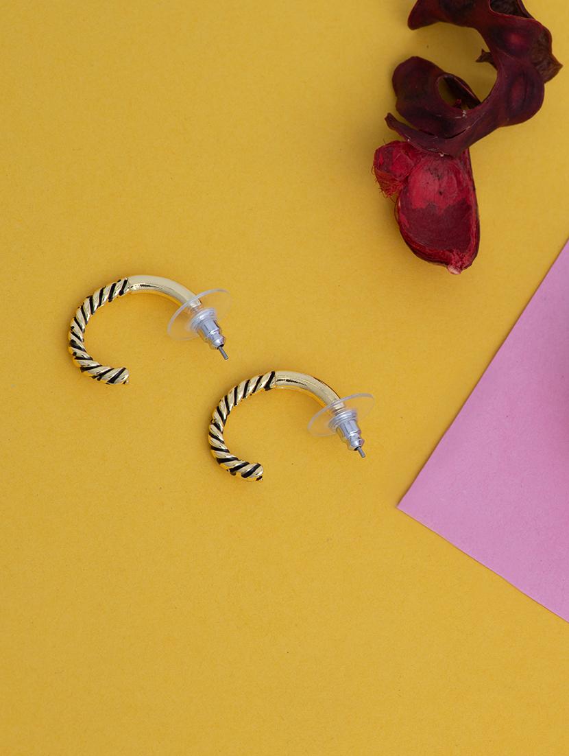 gold metal hoop earring