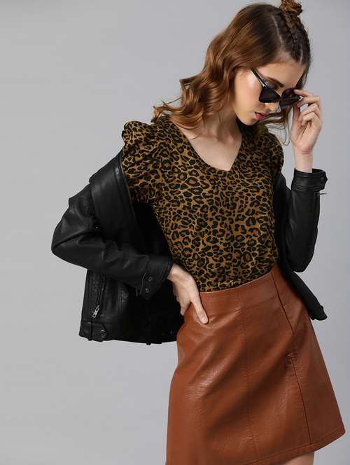 women's straight v neck top