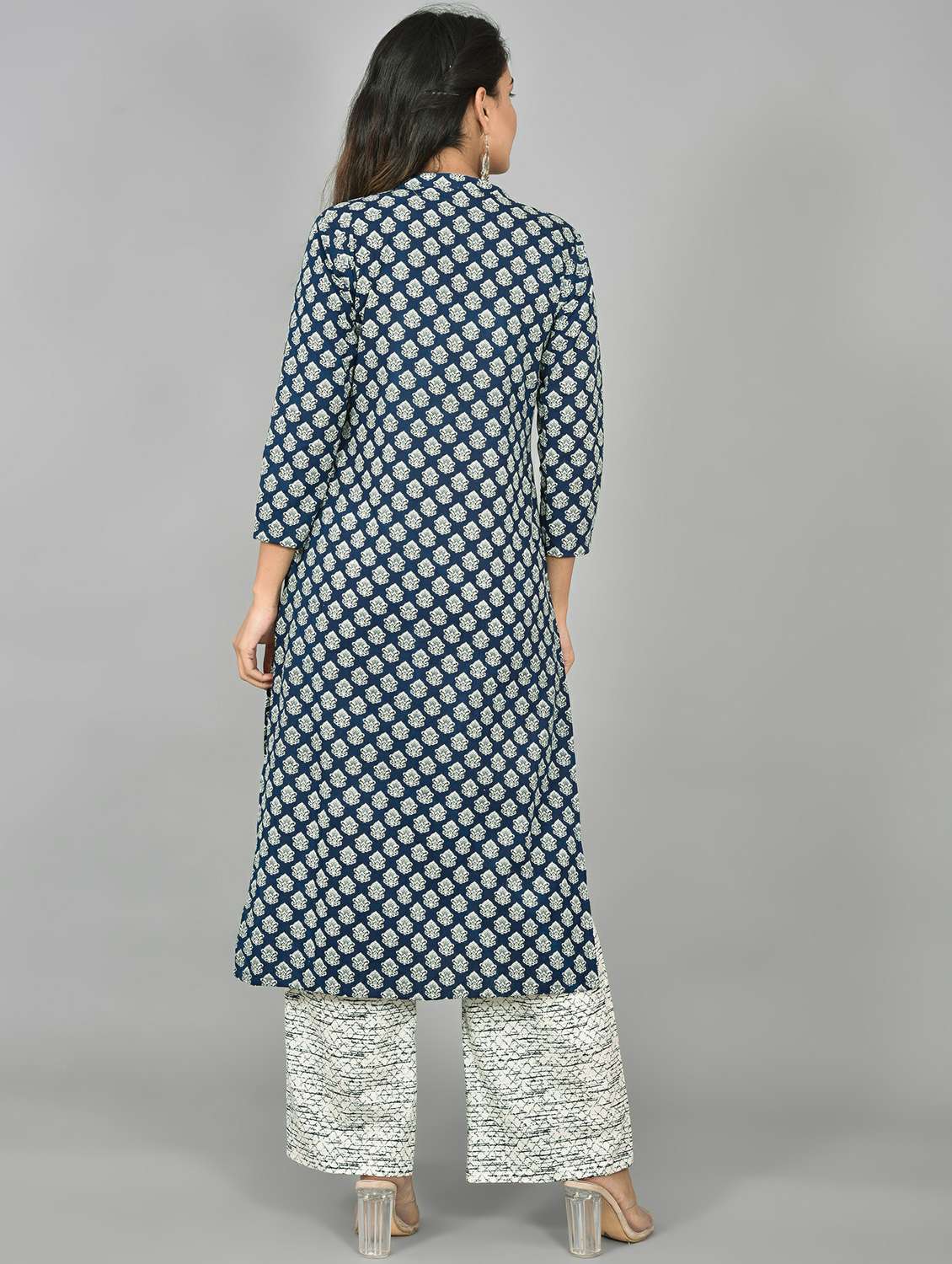 printed suit set - 17376823 - Standard Image - 2