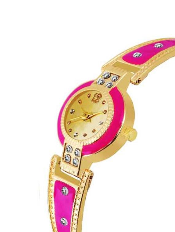 hrv laxurius looking black dial magnet belt girl and women watch magnet belt analog analog watch - 17400113 - Standard Image - 2