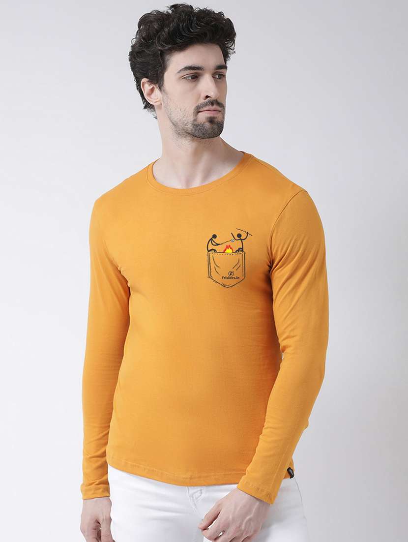 orange chest print t-shirt