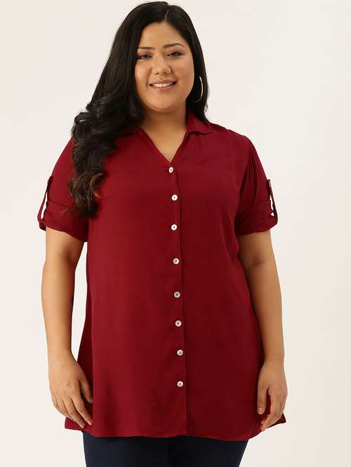 short sleeves plus shirt  - 17418097 -  Standard Image - 0