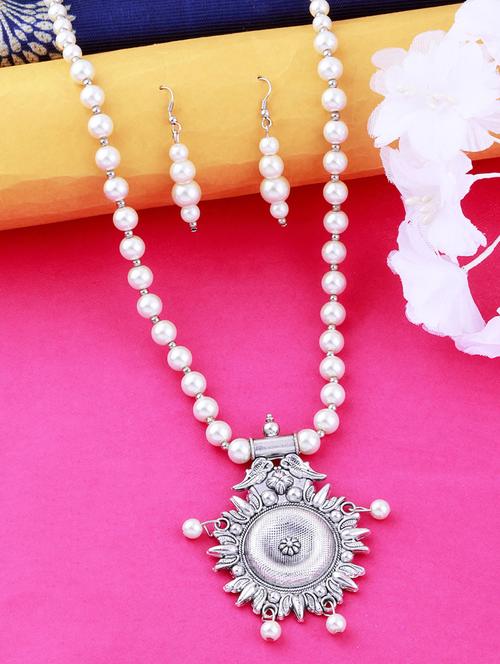 silver plated pearl necklace - 17466228 - Standard Image - 0