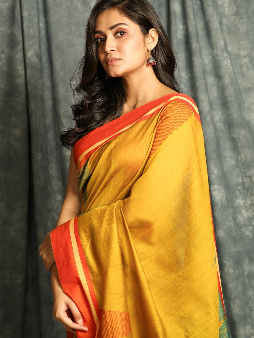 geometrical handloom saree with blouse - 17482413 - Standard Image - 2