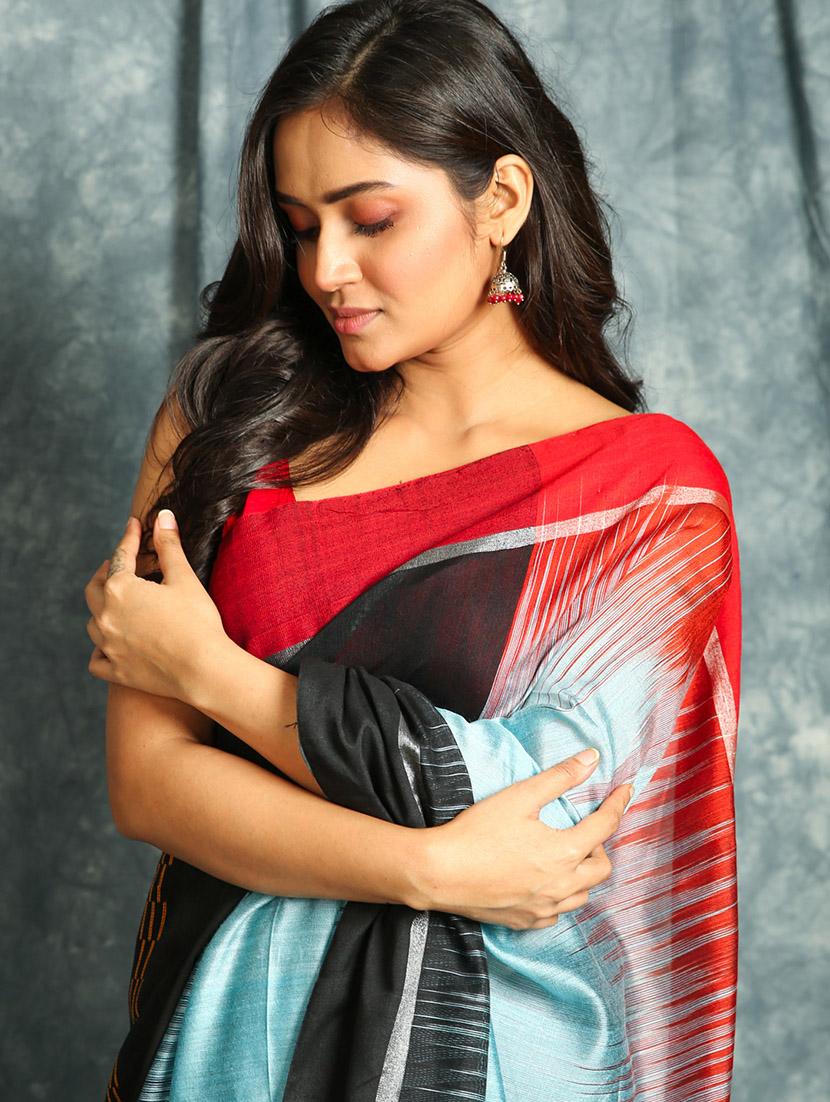 contrast bordered woven saree with blouse - 17482427 - Standard Image - 2
