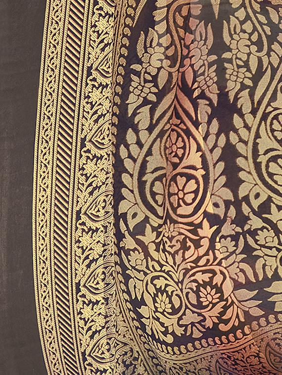 paisley printed saree - 17528061 - Standard Image - 2