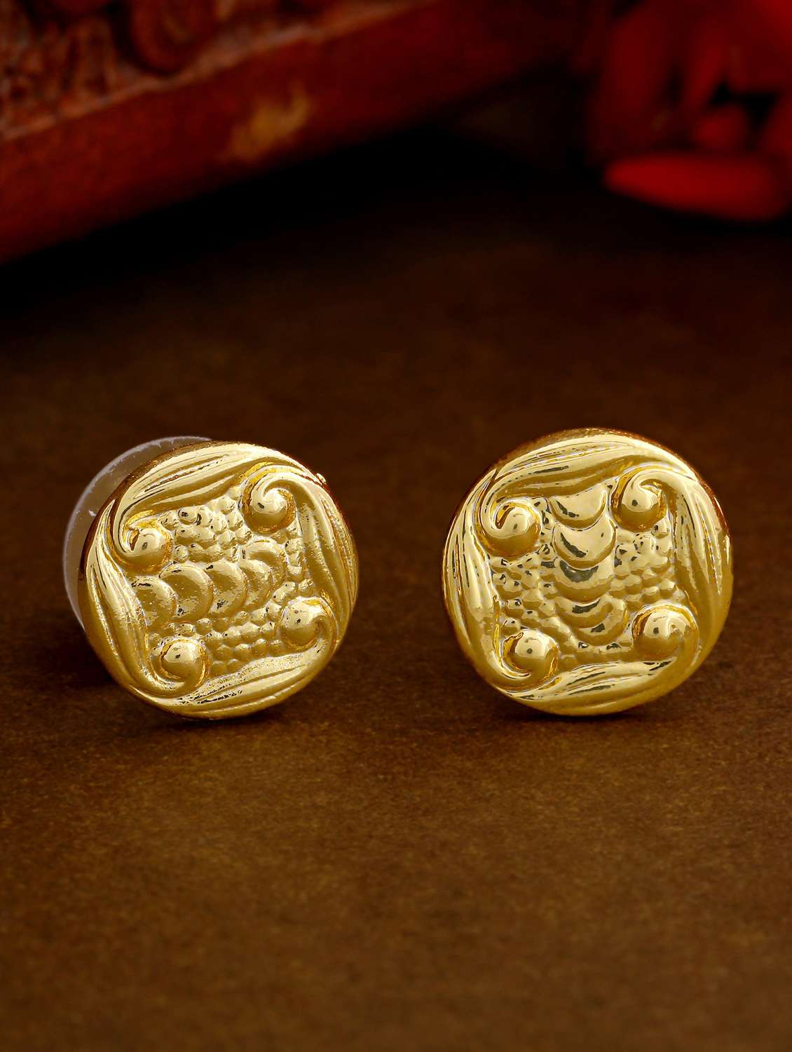 gold  metal studs earring