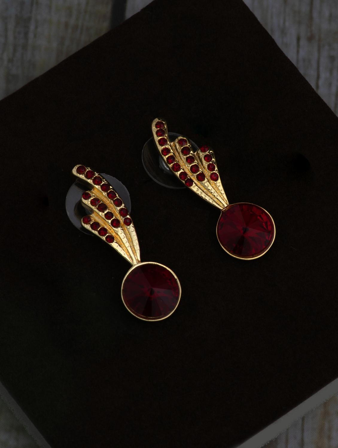 red metal studs earring - 17542904 - Zoom Image - 0