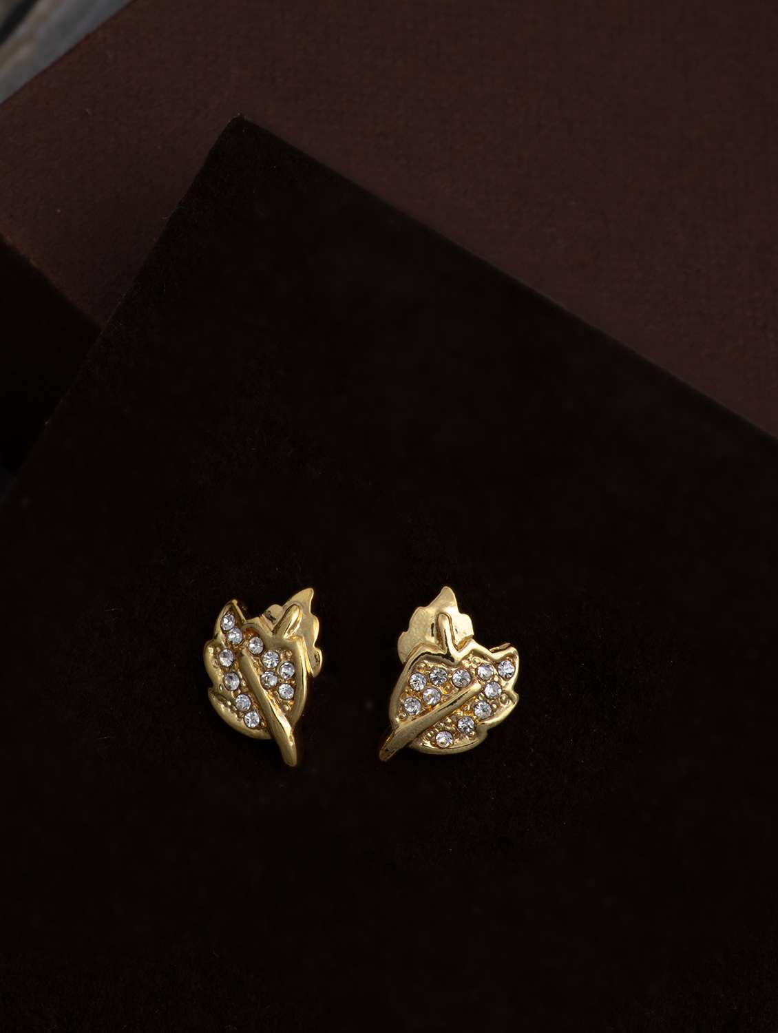 gold metal studs earring