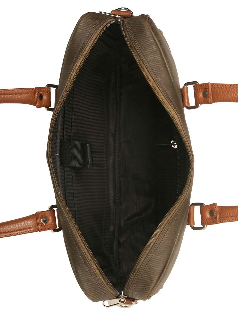 green canvas laptop bag - 17549147 -  Standard Image - 2