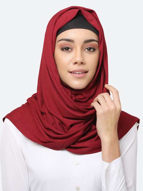 red jersey scarf - 17550575 -  Standard Image - 0