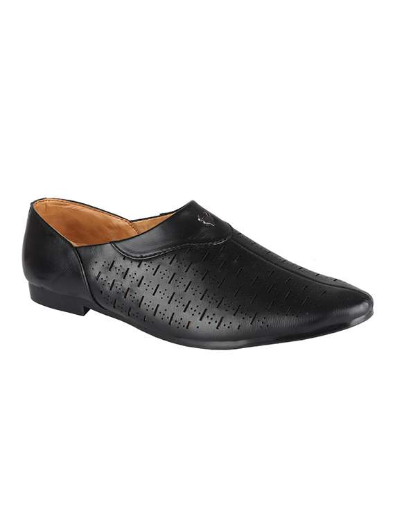 black slip on mojari
