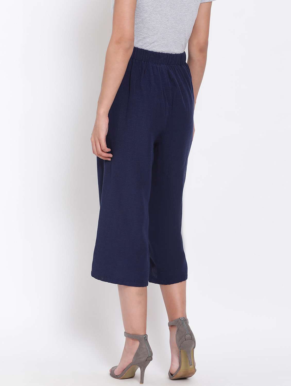 mid rise crop pants. trouser - 17655114 -  Standard Image - 2