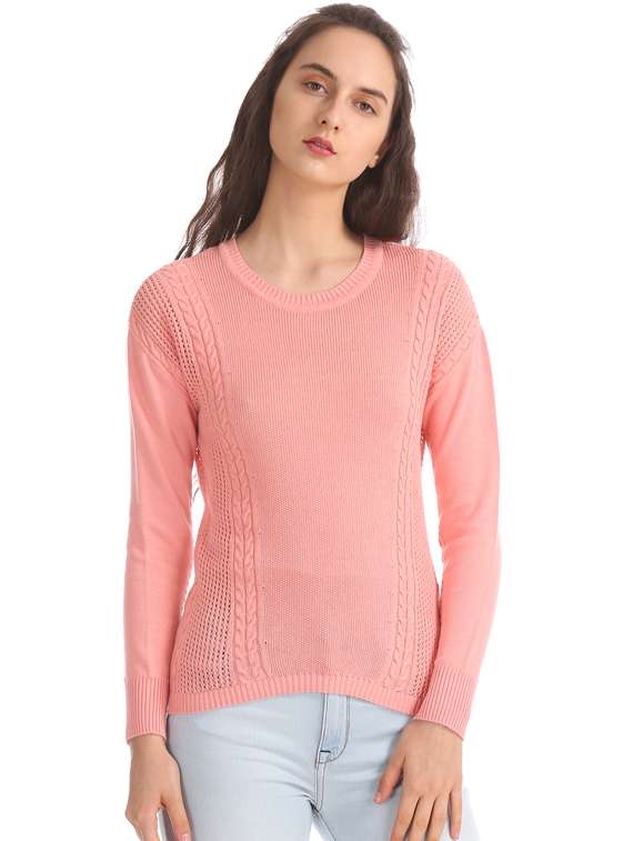 round neck textured pullover