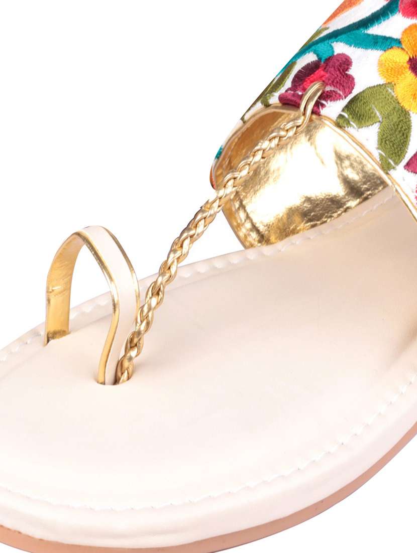 white leatherette ethnic kolhapuris - 17669088 - Standard Image - 7