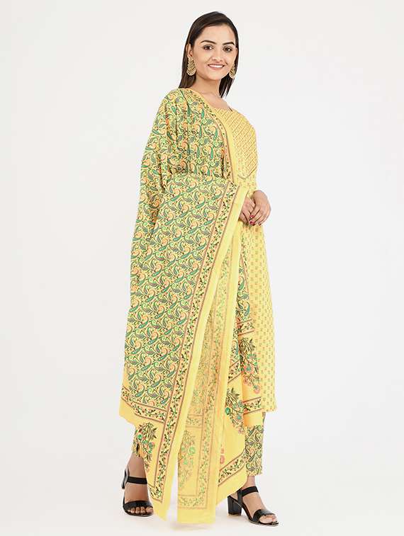printed suit set - 17675483 -  Standard Image - 2
