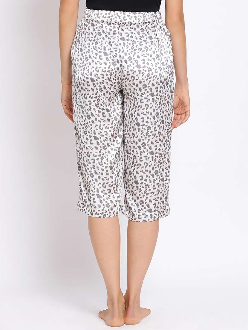mid rise printed capri - 17715429 - Standard Image - 2