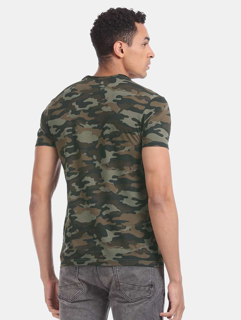 green camouflage t-shirt - 17740755 -  Standard Image - 2