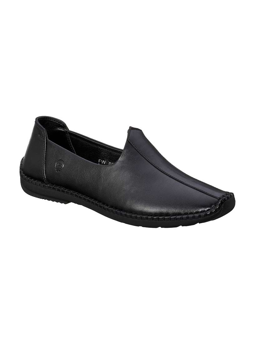 black pu slip on mojaris