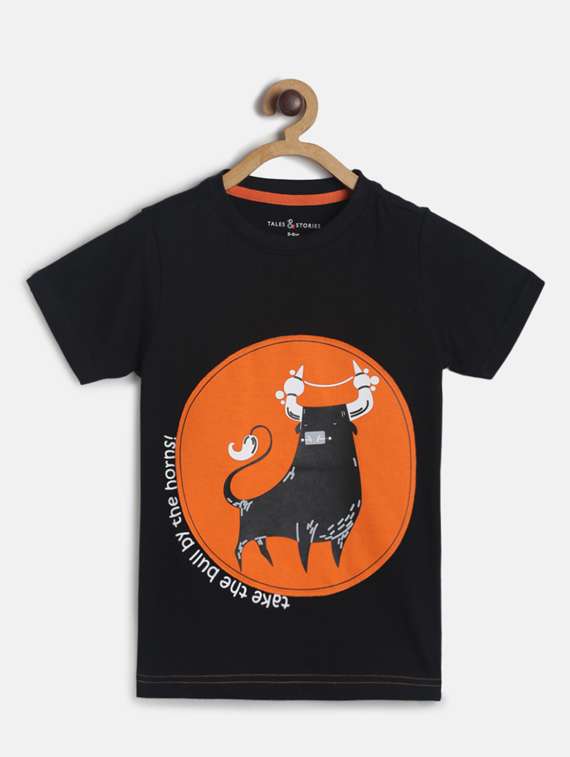 black graphic  t-shirt