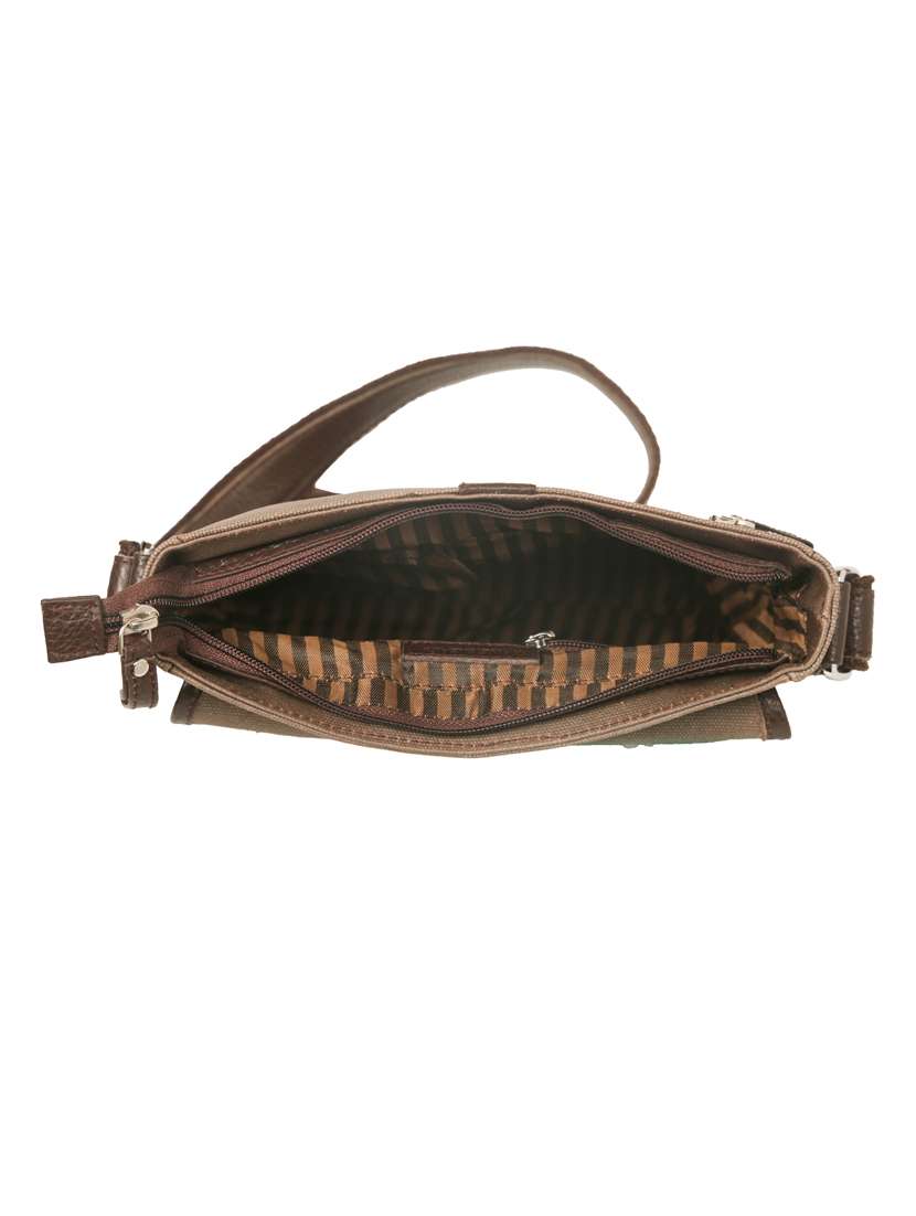 brown canvas messenger messengerbag - 17765792 -  Standard Image - 2