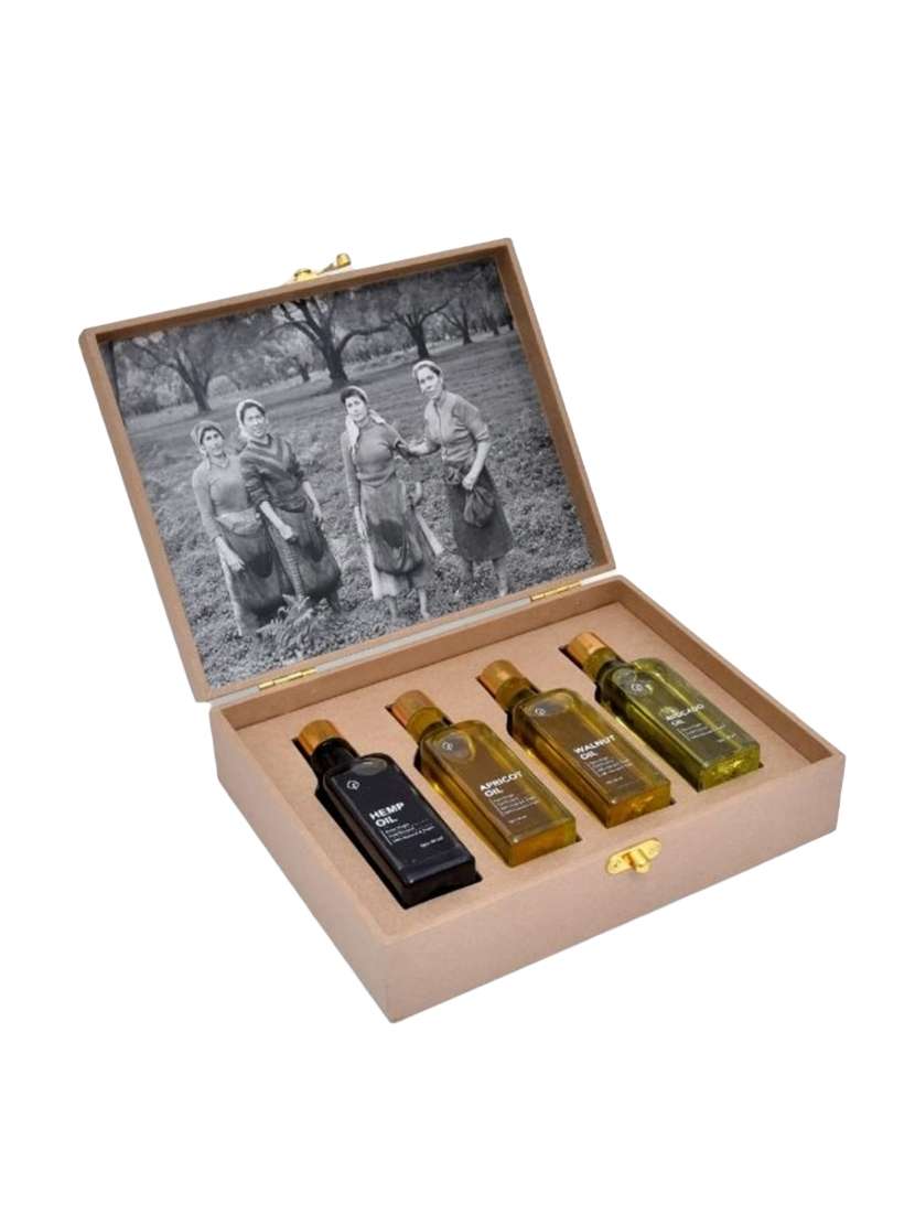 this gift set is what every women will cherish. raw cold pressed oil