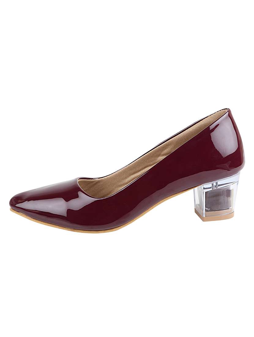 wine slip on pump - 17782433 -  Standard Image - 2