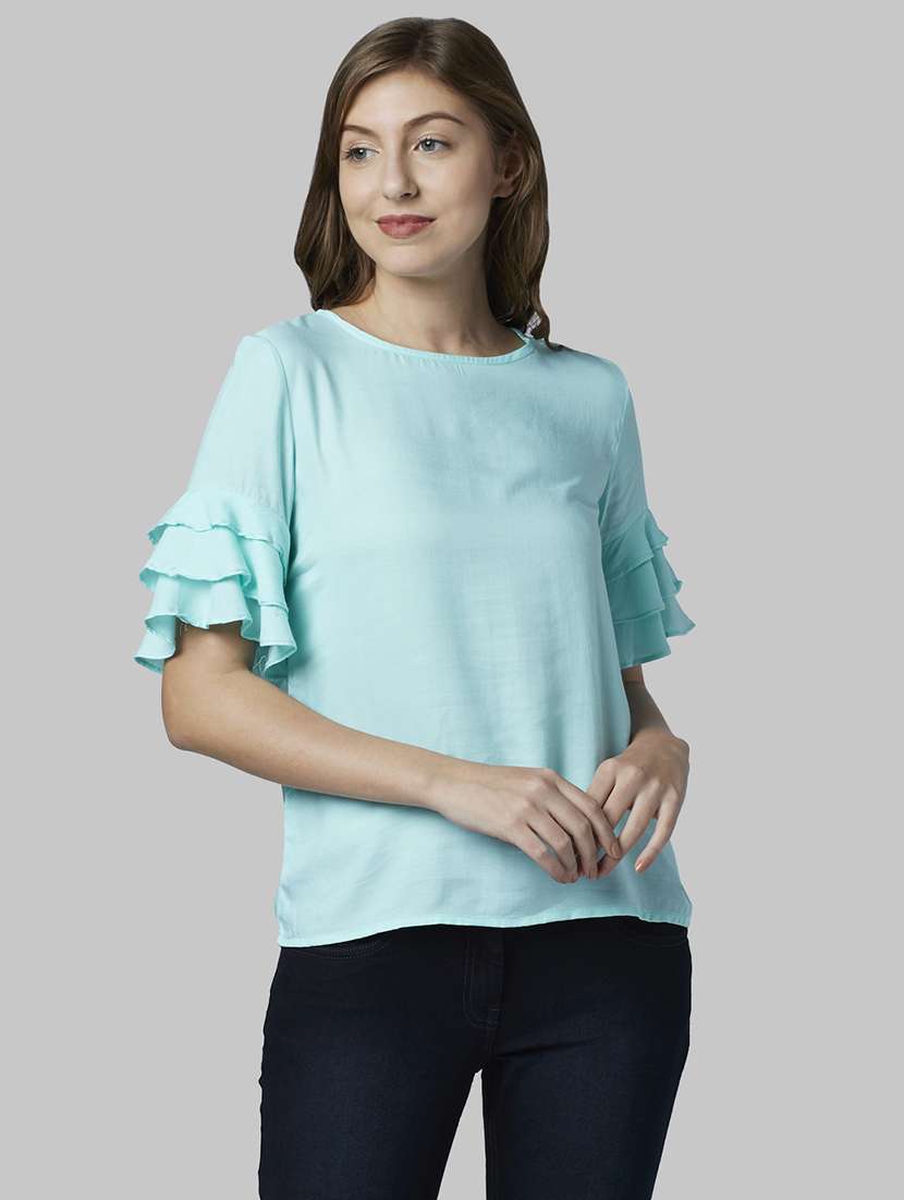 bell sleeved solid top 