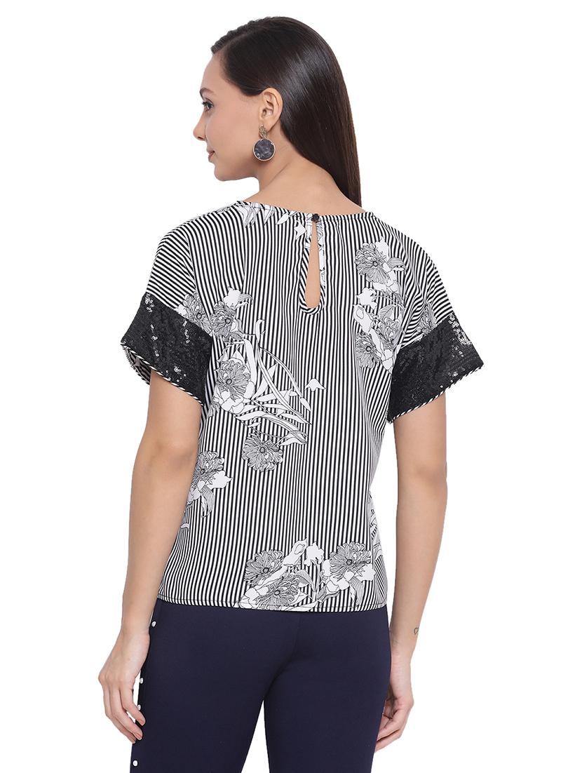 round neck printed top - 17843654 - Standard Image - 2