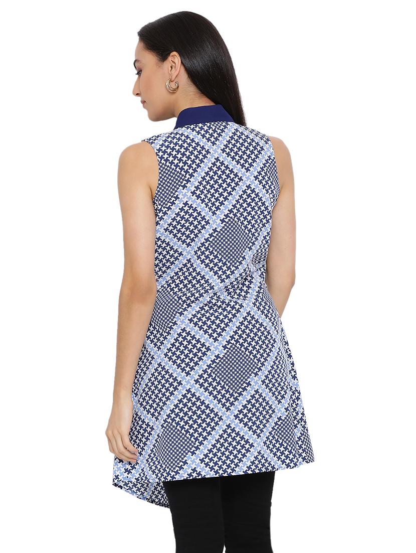 overlap neck printed top - 17843664 - Standard Image - 2