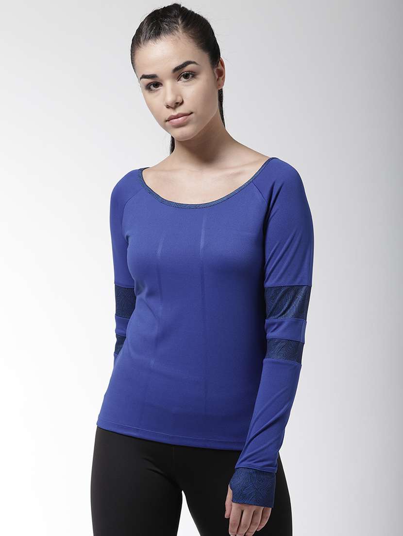 thumbhole sleeved printed tee - 17917658 - Zoom Image - 0