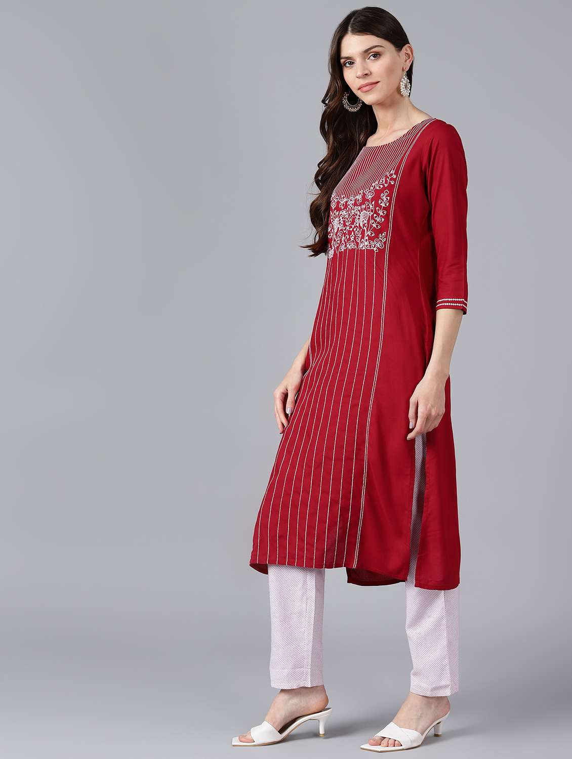 embroidered suit set - 17923522 -  Standard Image - 2