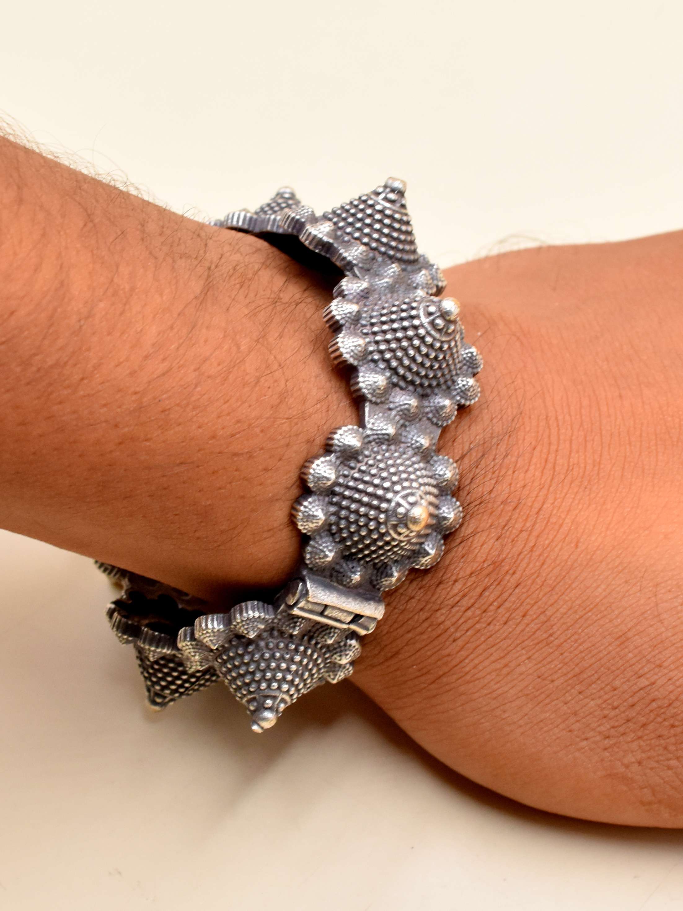 new trending design high quality bangle  - 17923834 -  Standard Image - 2