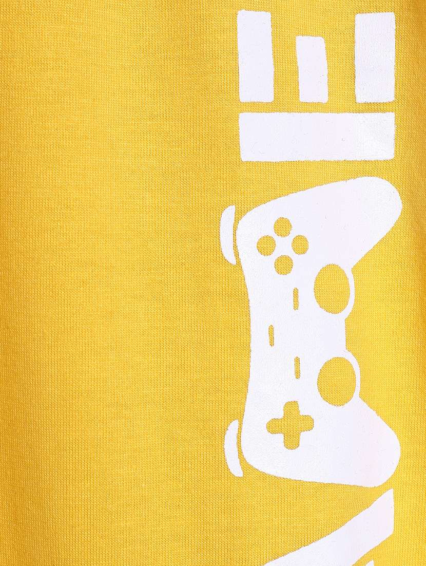 yellow solid track wear - 17929267 -  Standard Image - 2