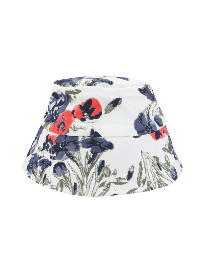 white printed summer hat - 17956227 -  Standard Image - 2