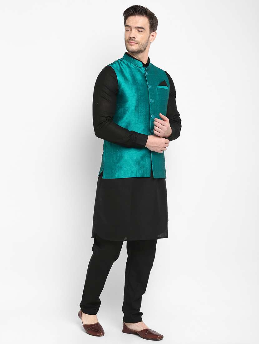 black solid kurta pyjama set with green solid nehru jacket
