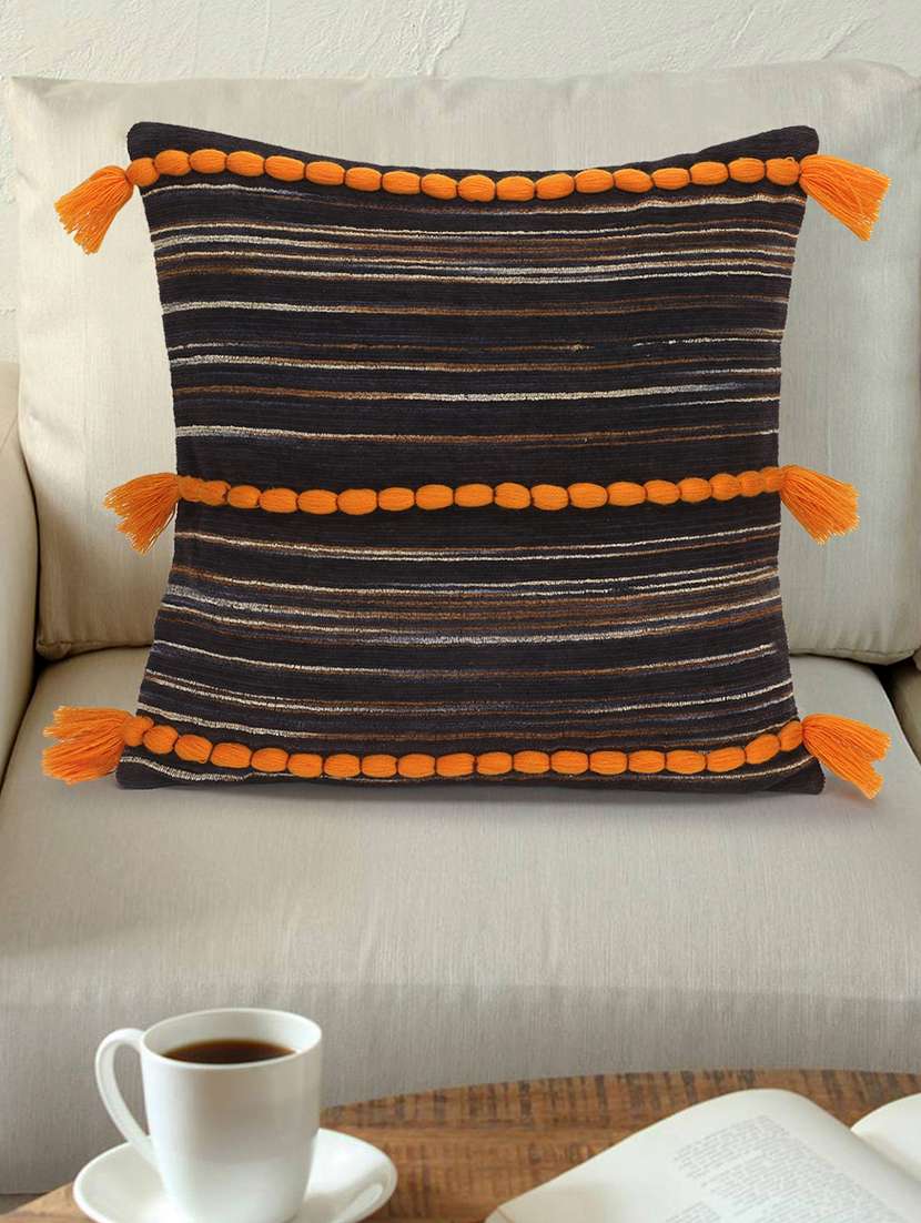 mezposh motley brown & rust cotton velvet self design tasselled cushion cover (16"x16")