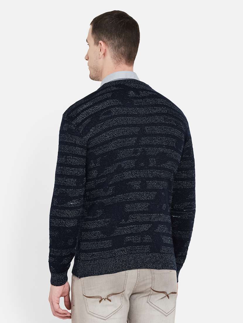 navy blue striped pullover - 17997335 -  Standard Image - 2