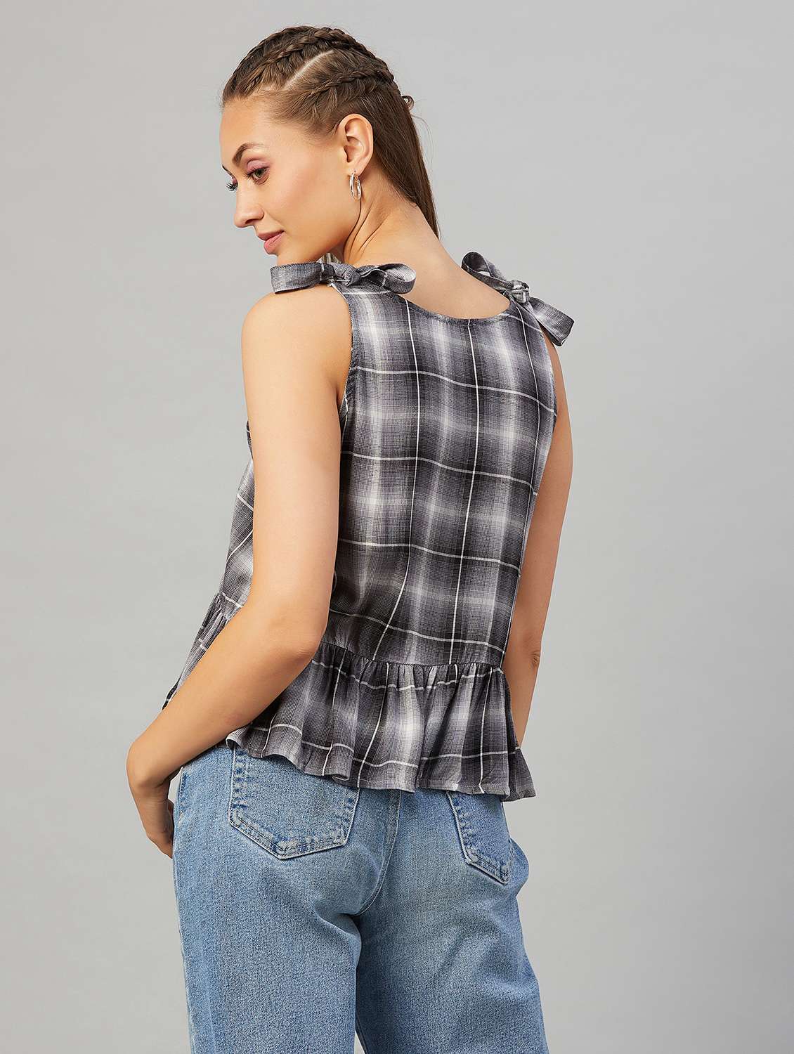 women's tiered round neck top - 18021289 - Standard Image - 2