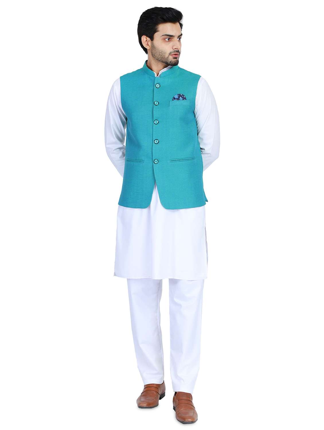 white solid kurta pyjama set with green solid nehru jacket