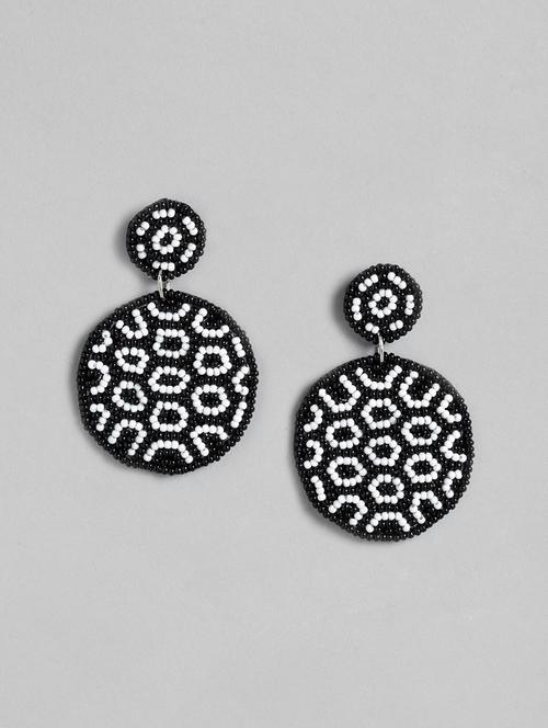 black metal drop earring - 18030227 -  Standard Image - 0