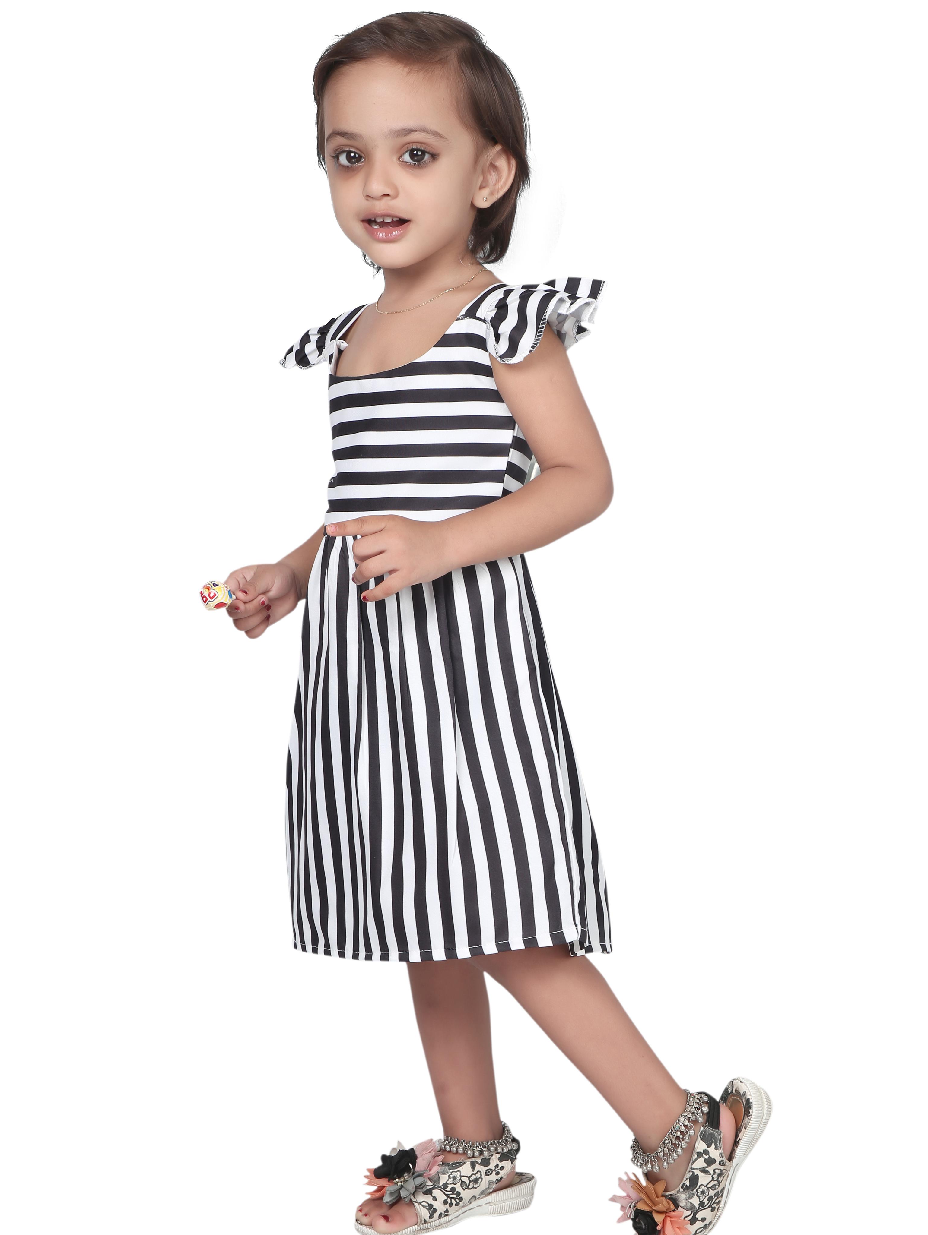 color : black & white tunic - 18079653 - Standard Image - 2