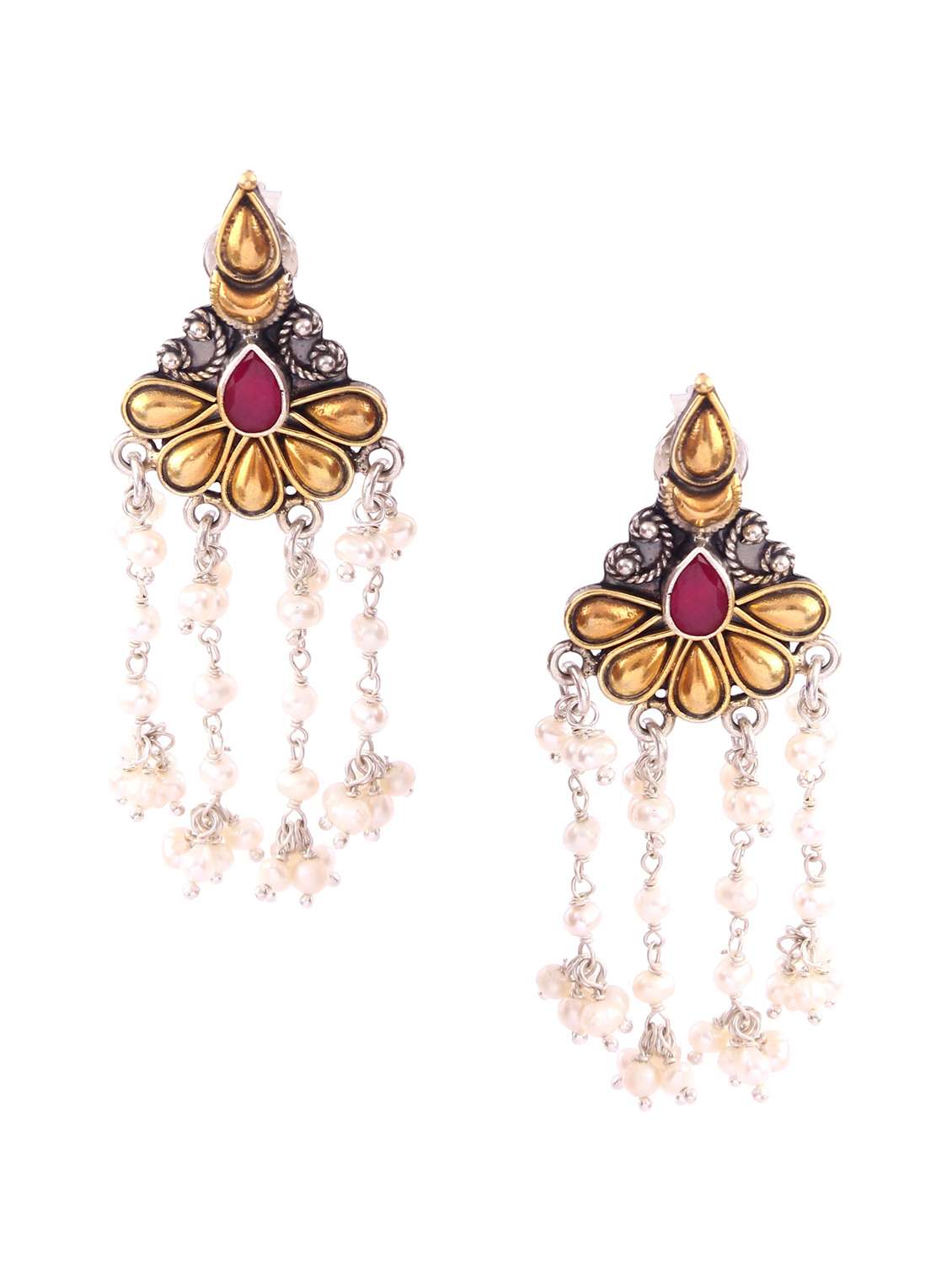 handcrafted gold earring - 18137962 - Zoom Image - 0