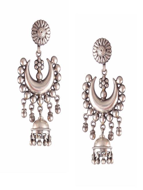 handcrafted embellished earring - 18137988 -  Standard Image - 0