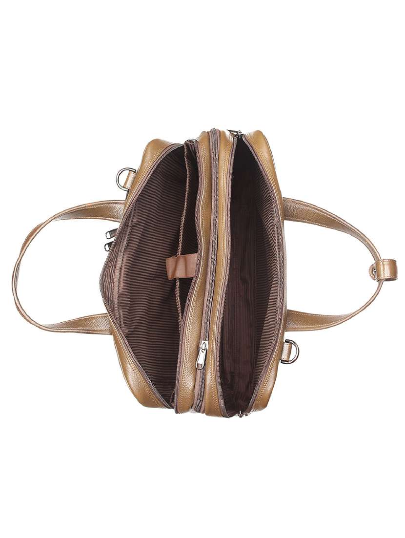 green laptop bag - 18145142 -  Standard Image - 2