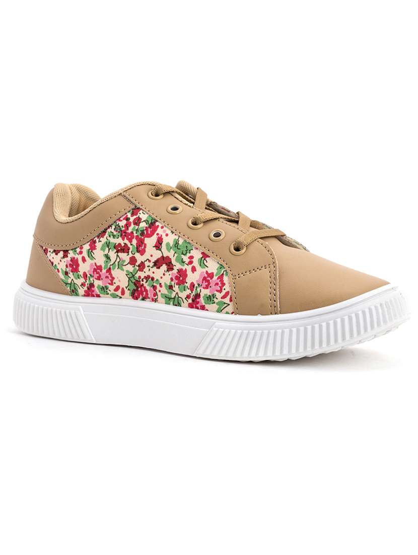 beige lace-up casual shoe