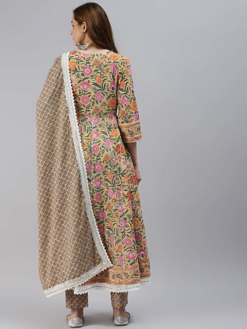 women three quarter sleeve kurta pant with dupatta set - 18160267 - Standard Image - 2