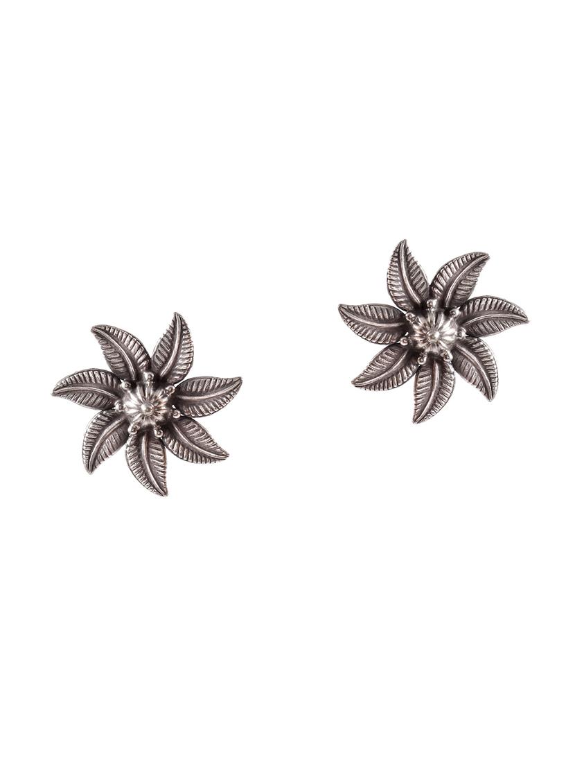 silver floral-leaf design ear studs - 18182585 - Zoom Image - 0
