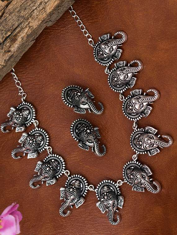  silver plated necklaces and earring set 