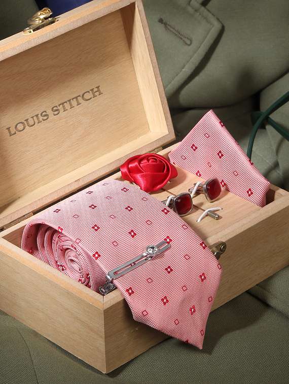 light peach feel silk that is soft, rich in colour and beautiful to feel. the stitching thread are well finished. premium heavy quali interlining gets a perfect knot everytime. loved worldwide for sle ty